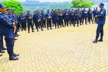IGP Namuhoranye visits Police units in Western region