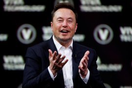 Twitter vs. Threads: The Musk-Zuck Cage Match That’s Actually Happening