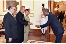 Amb. Kimonyo presents credentials to represent Rwanda in Pakistani