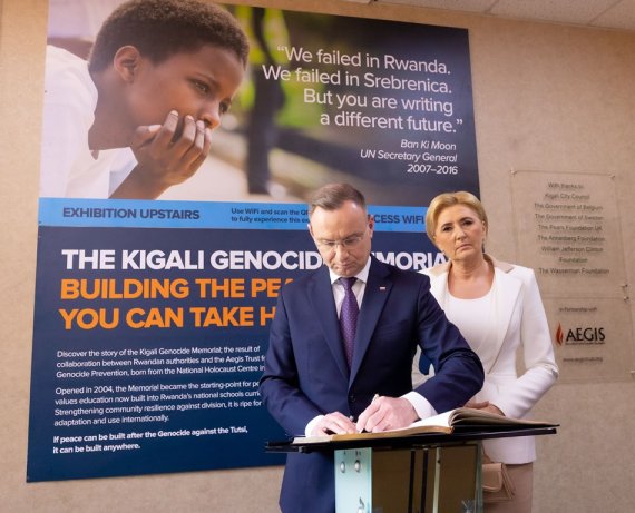 President Andrzej Duda visits Kigali Genocide Memorial, reflects on devastating impact of hatred
