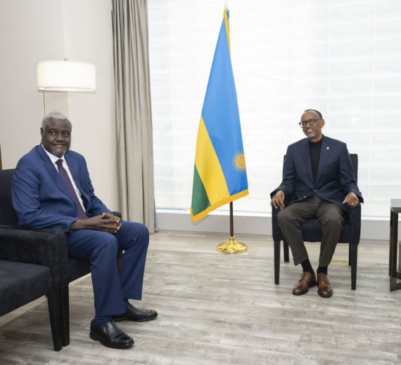 Kagame meets with Moussa Faki, Don Peebles and Barry Segal